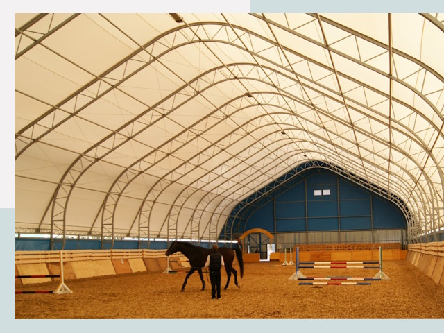 Строительство конных манежей в Назарово