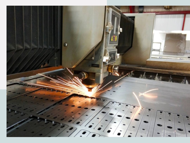 Лазерная резка металла в Назарово от 617 руб.